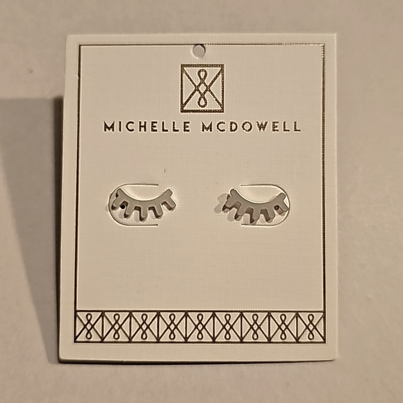 MICHELLE MCDOWELL NWT Silver eyelash earrings modern unique - Picture 2 of 8